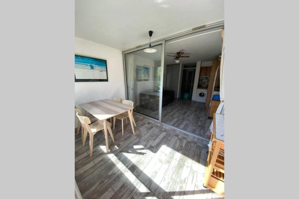 Spacieux Studio Sur Le Port De Hyères Esterno foto