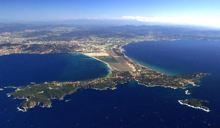 Spacieux Studio Sur Le Port De Hyères Esterno foto